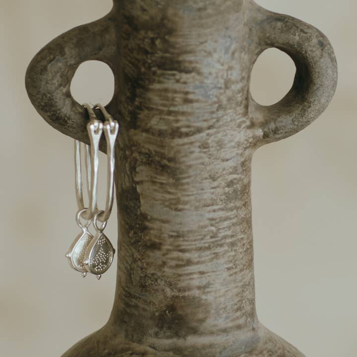 Nakila Collective - Wholesale Dangle earrings - Nahla hoops - Silver plated 6