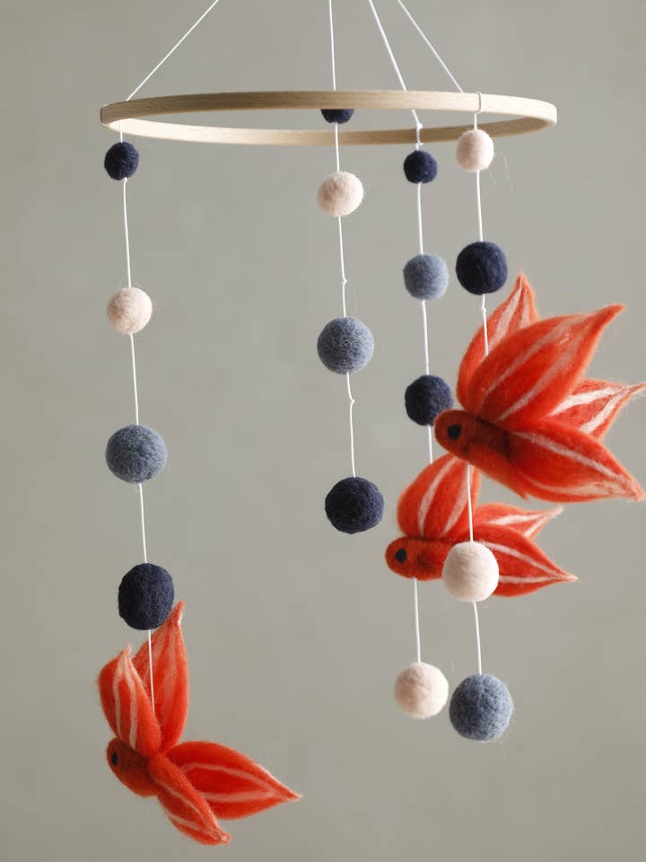 LILLA KOI Móvil para bebé para venta al por mayor de 2 Stories