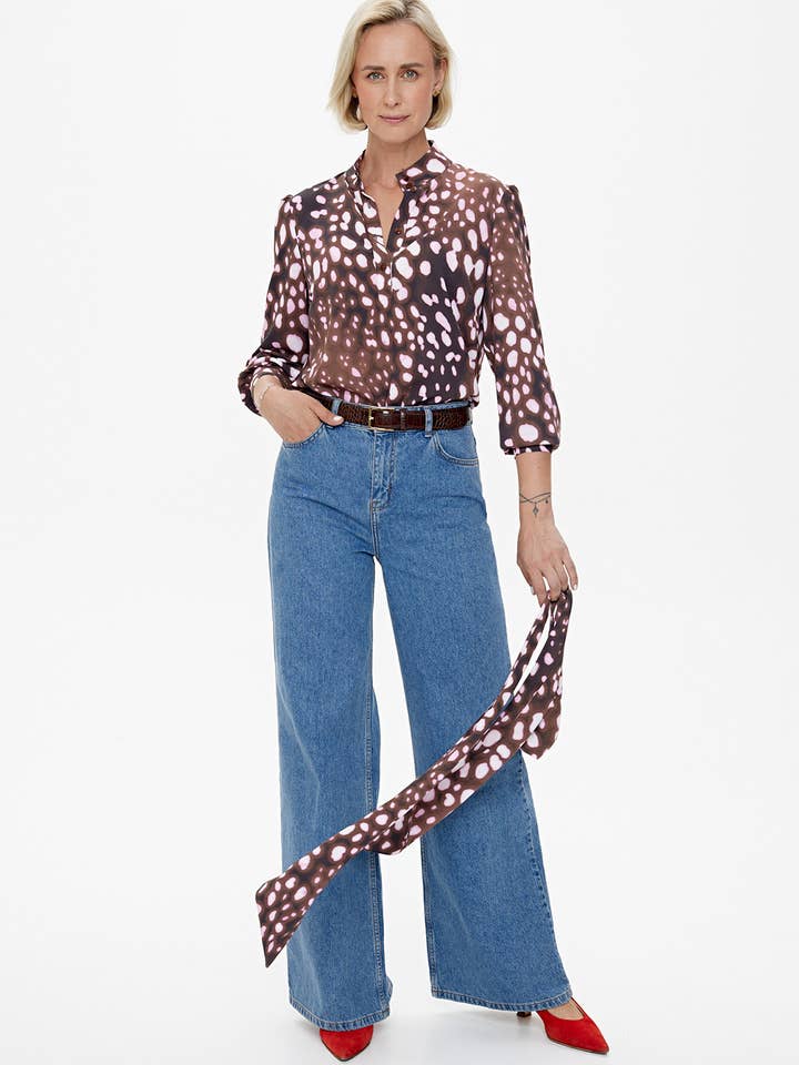 CAPSULE by Agnė Gilytė - Wholesale Blouse – Women’s - Blouse 'LYON' | chocolate & raspberry print statement to7