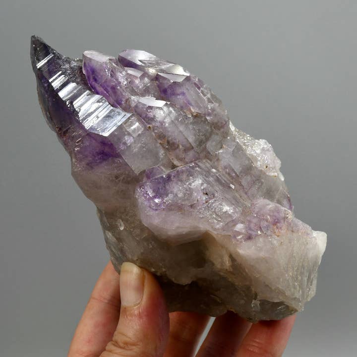 XL 5,3 pouces Cristal de Quartz Améthyste Elestial Cathédrale Starbrary pour la vente par Caspar Curiosities