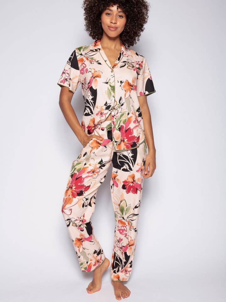 Abbigliamento da salotto/tuta da notte con stampa astratta digitale multicolore per donna con pantaloni. per la vendita all'ingrosso da parte di STYLE INSTANT