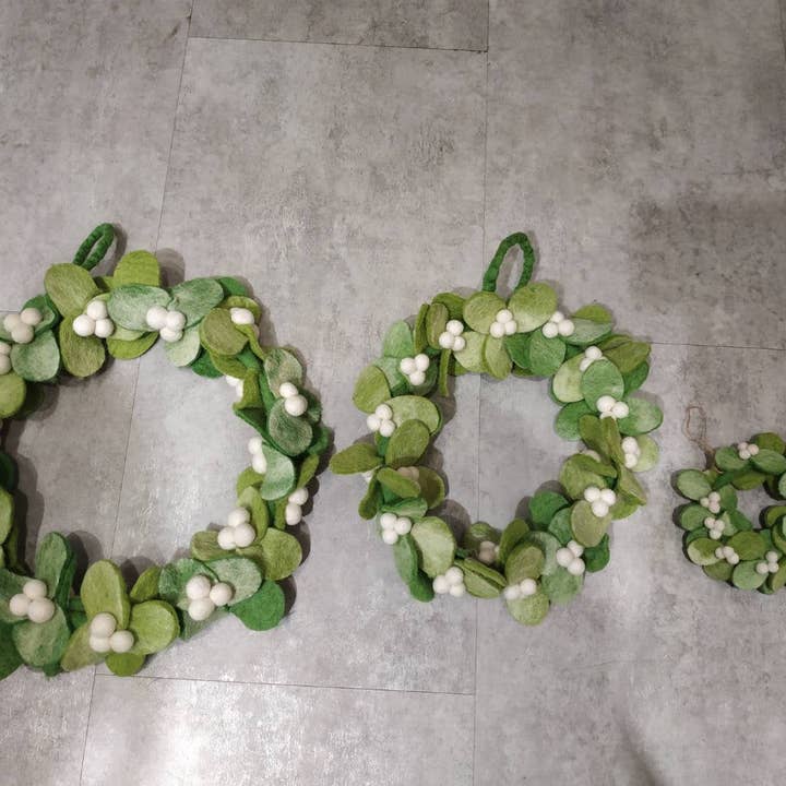 Ganapati - Wholesale Wreath - Felt Mistletoe Wreath9