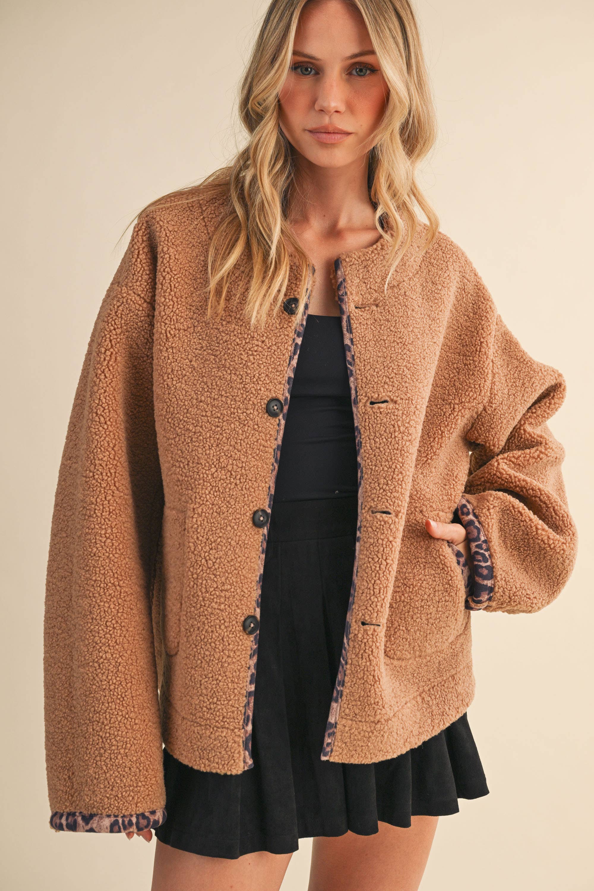 IJ1639 LEOPARD REVERSIBLE TEDDY LEOPARD QUILTED JACKET for wholesale on Faire17