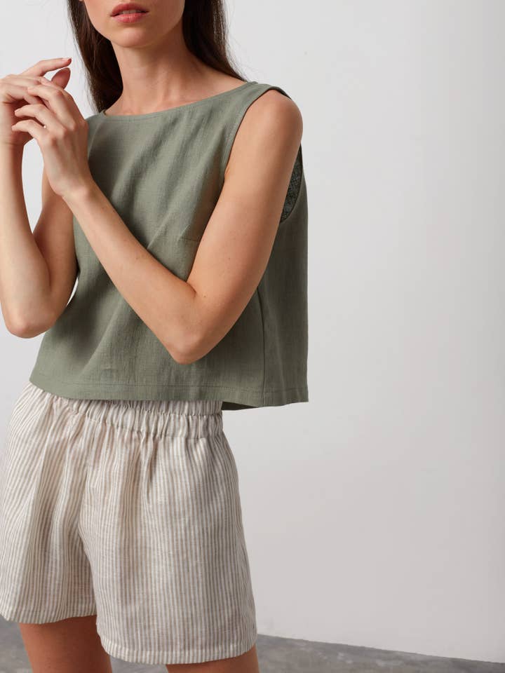 Pantaloncini in lino a vita alta Isla per la vendita all'ingrosso da parte di Love and Confuse