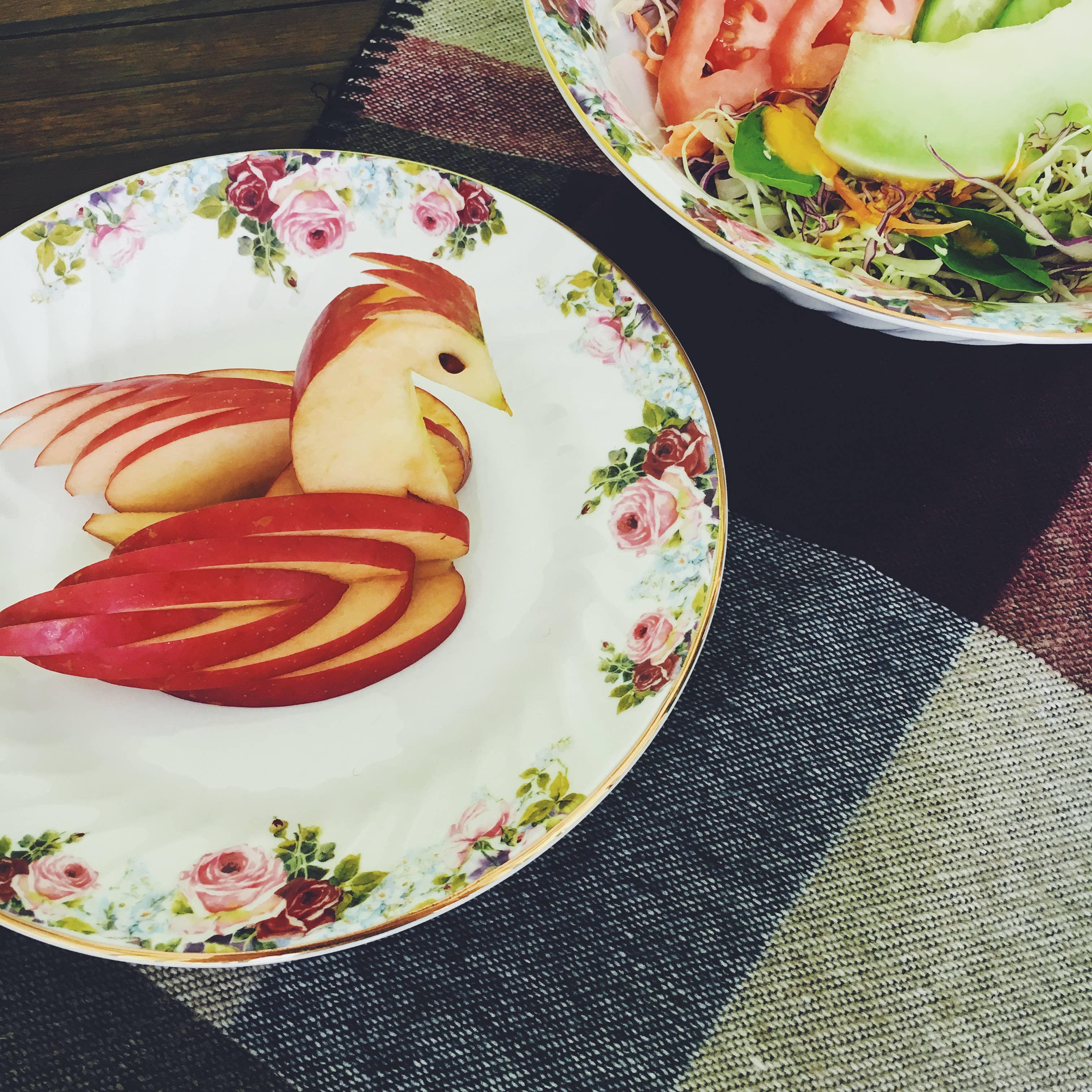 Lynns - Wholesale Bowl - *Elegant 8¼-Inch Porcelain Soup Plate with Rippled Swirls8