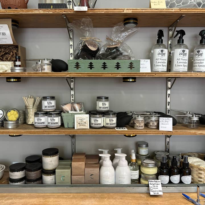 Upper Left Trading Co. - Wholesale Dry Shampoo - Dry Shampoo Vintage Style Puffer Bottle