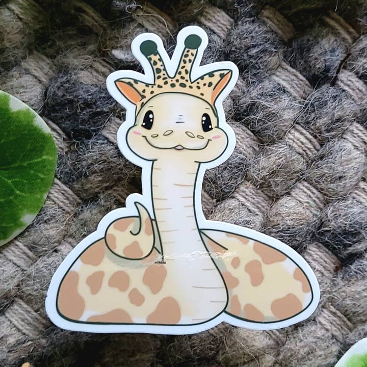 Snake with Girafe Hat, autocollants en vinyle, autocollants pour la vente par Cozy Bee Creates