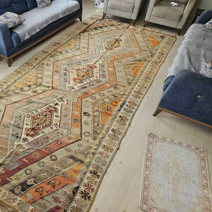 Tapis Kilim Turc Vintage : Tapis de Zone Tribal en Laine Tissé à la Main (1,90x4,08 mètres) pour la vente par MesopotamiaRugs