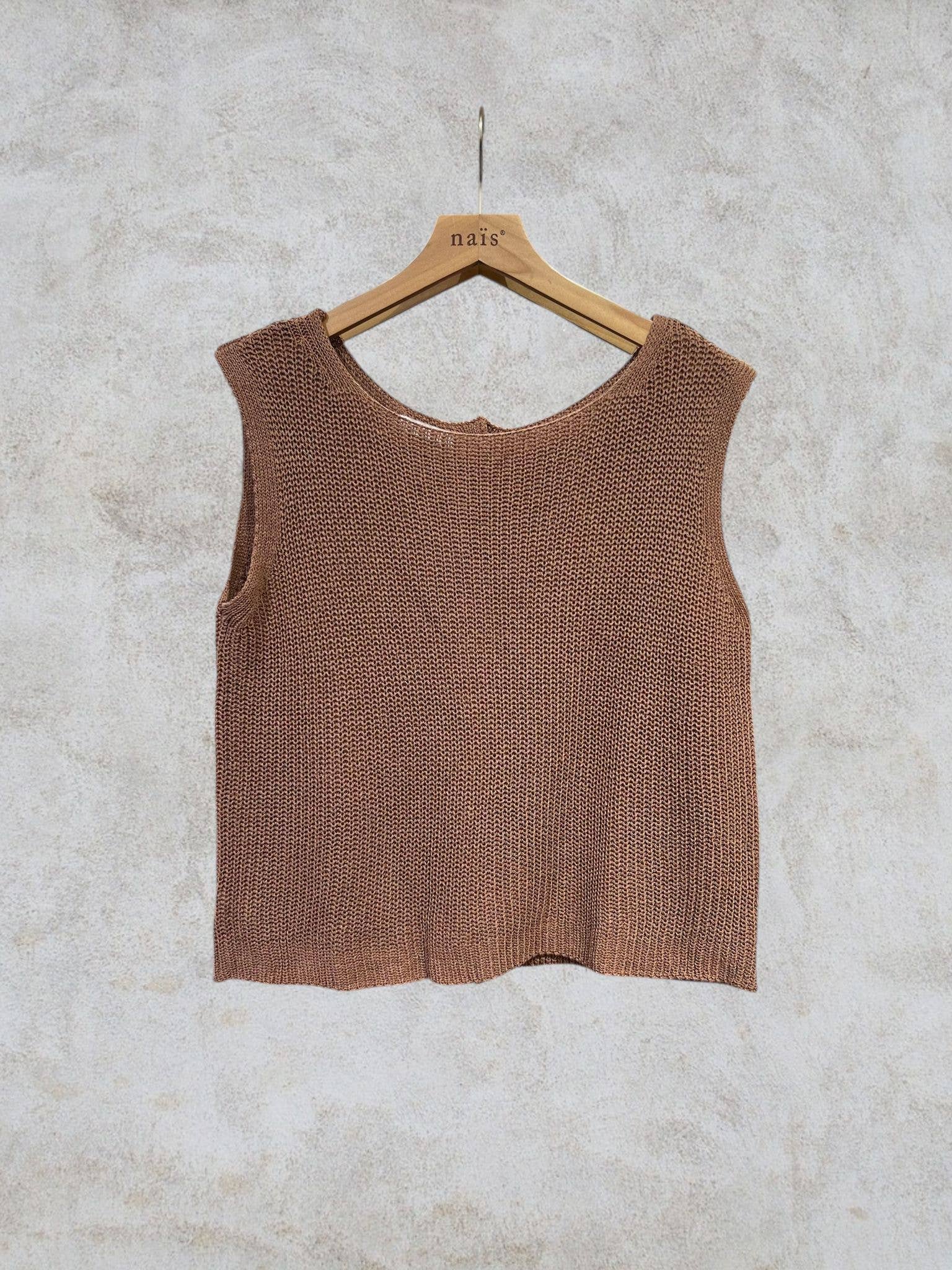 NAÏS PARIS – wholesale Knitted jumper – Women′s – SLEEVELESS ROUND NECK SWEATER, OPEN BUTTONED BACK IN COTTON10