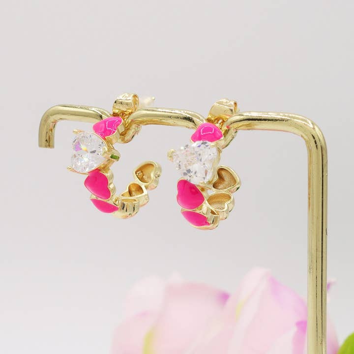 Daemon srls - Wholesale Hoop Earrings - CLAIRE hoops COLOURS - PAIO Orecchini a cerchio con cuoricini bombè smaltati e Cubic Zirconia a forma di cuore