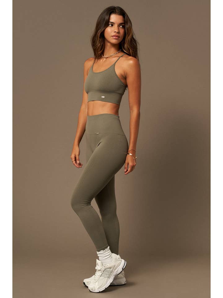 Flow Legging Hunter for wholesale on Faire