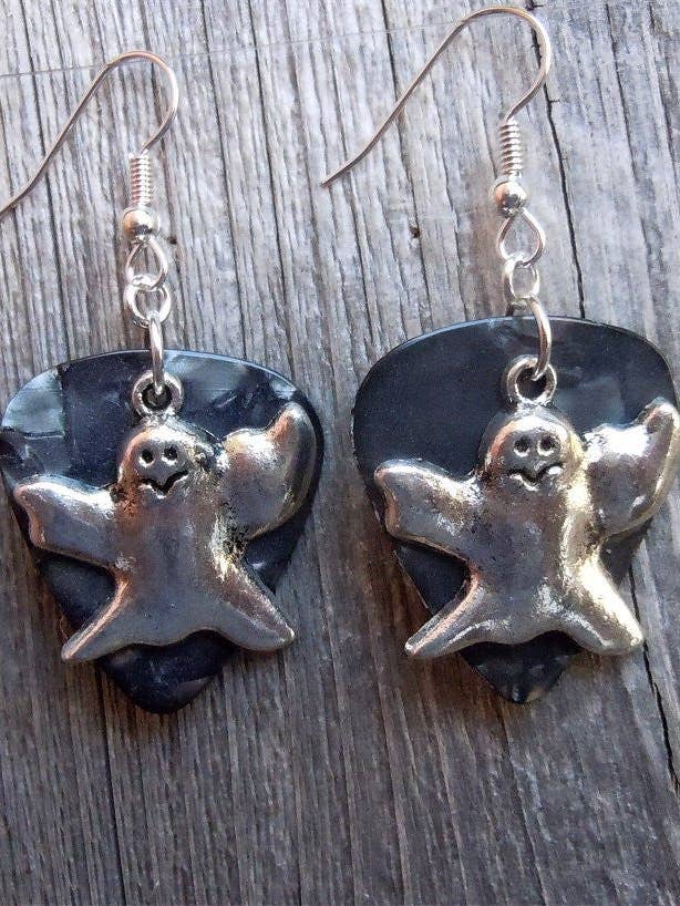 Ghost Charm gitarr plocka örhängen för wholesale av Simply Raevyn