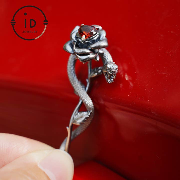 Hartvormige Granaat Slangenhanger in 925 Sterling Zilver met Rozenontwerp, Gotische Vintage Stijl, Cadeau voor Haar, Donkere Symbolische Sieraden voor wholesale door idjewelry