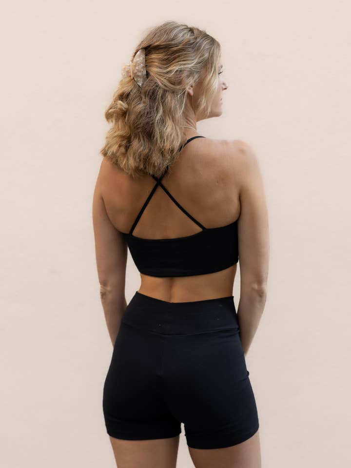 SHORTS DE CYCLISTE TENCEL NOIR pour la vente par PURA Clothing