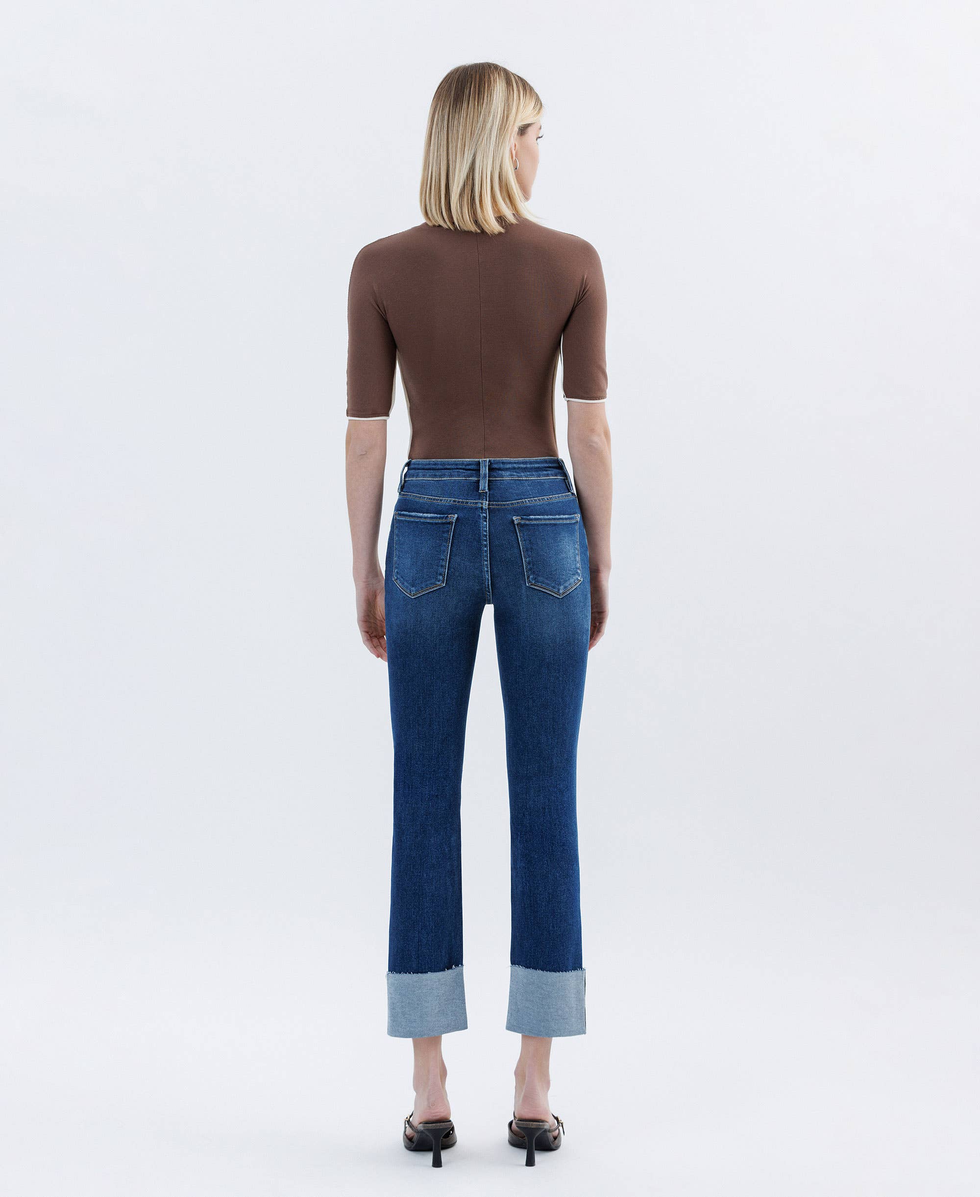 SAGACIDADE CALÇA JEANS RETA FINA COM PUNHO ALTO LV1595 para venda a revendedores na Faire5