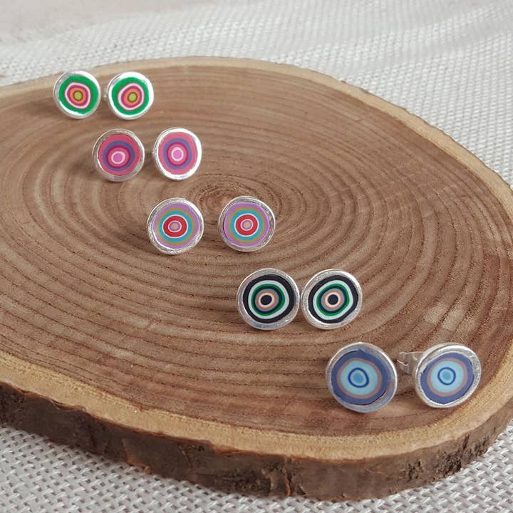 Handmade stud earrings made of polymer clay. Rustic style for wholesale by PASTACUITA