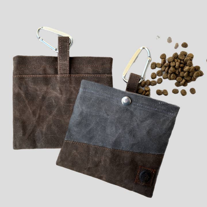 Farvet blokvokset lærredshundegodbidtaske for engroshandel hos Rex & Bandon