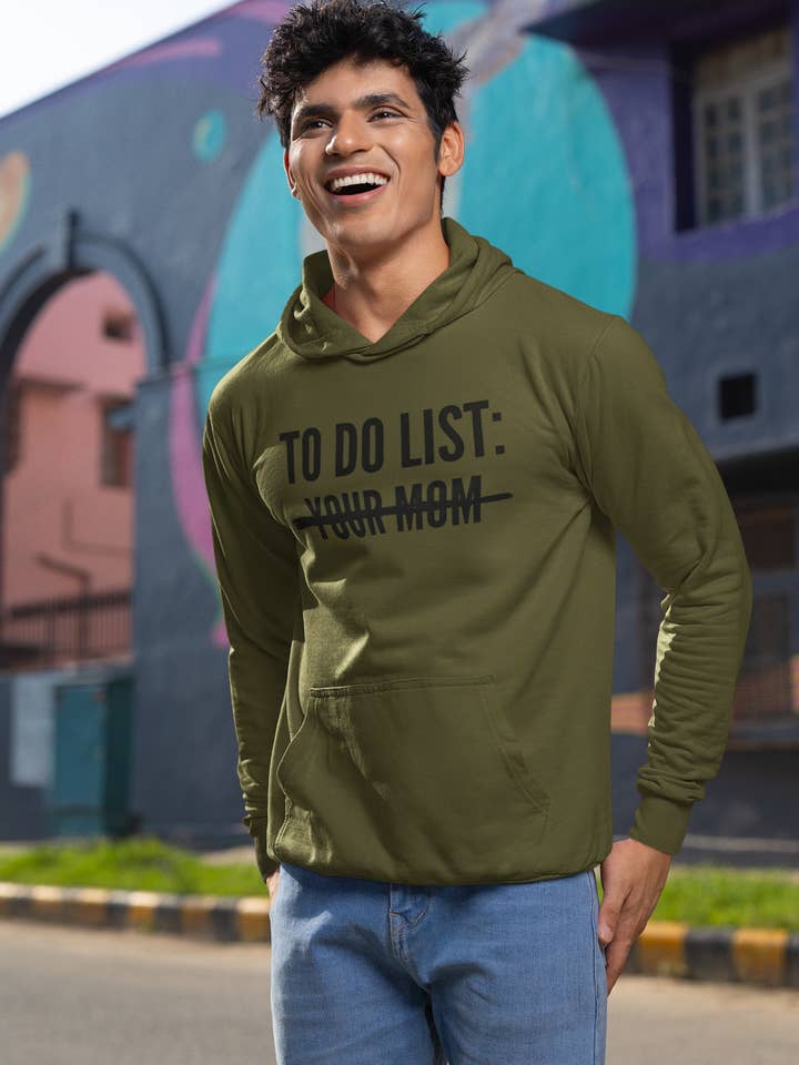 Att göra-lista: Din mamma - Herrhoodie för wholesale av Smart Ass Shirts