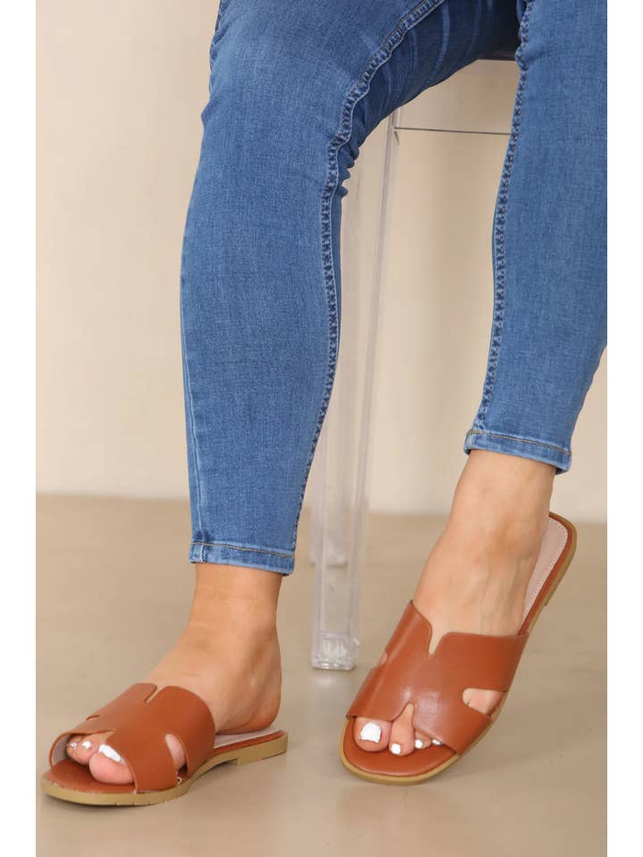 No Doubt Shoes – wholesale Sandals – Women's – WOMEN'S PU STRAP SUMMER FLAT FAUX LEATHER SANDALS 13