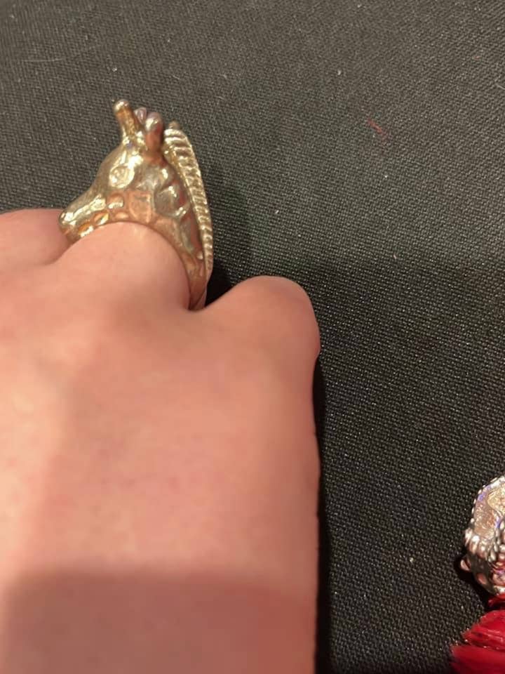 Bague girafe en argent sterling pour la vente par Meliora Meraki Jewellery