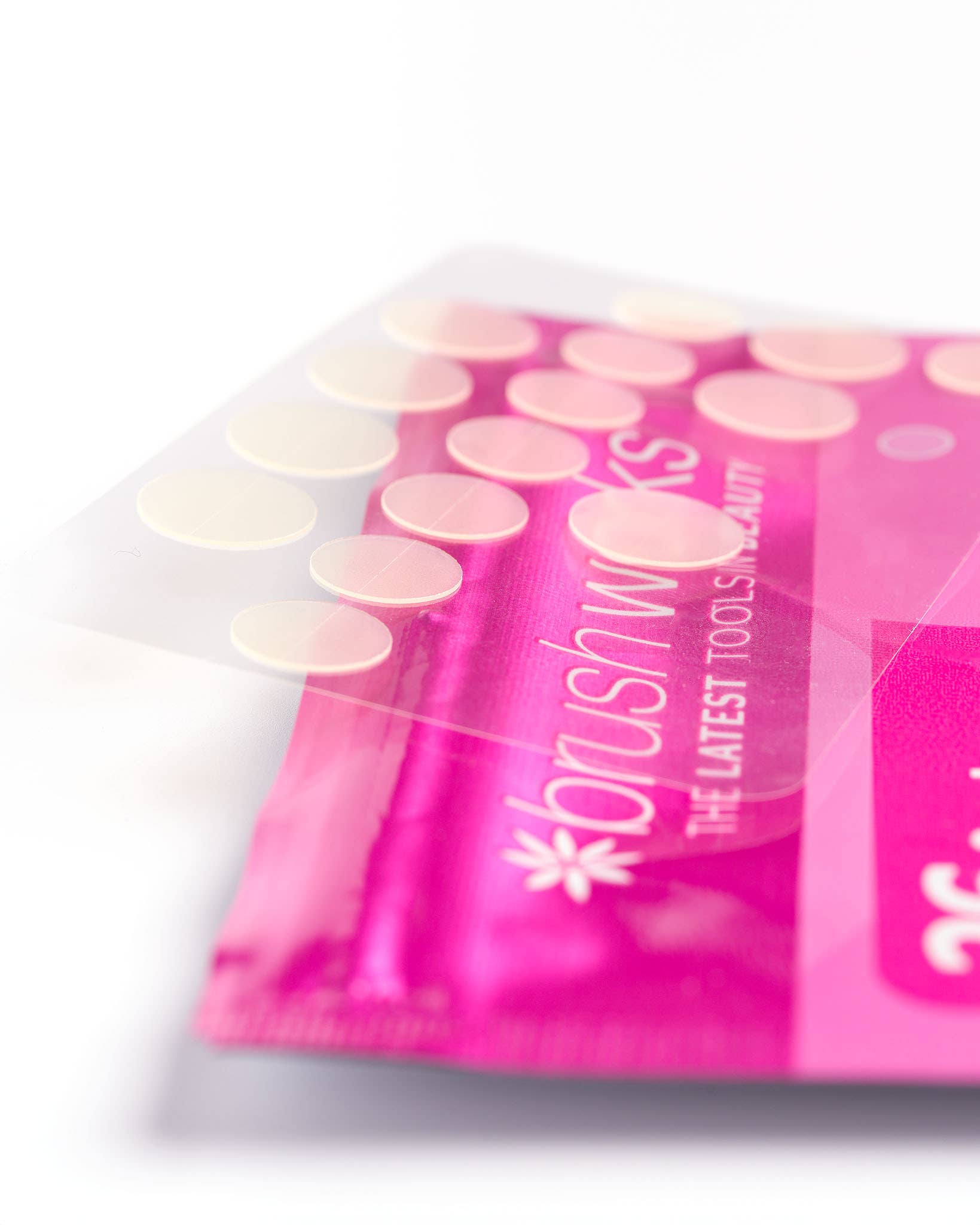 Soinvogue – wholesale Acne/hydrocolloid patch – Brushworks Breakout Barrier Hydrocolloid Spot Patches - 26pc5