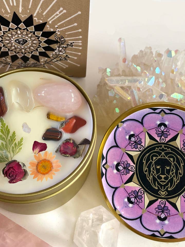 Bougie en cristal Leo, bougie du zodiaque avec pierres précieuses+herbes pour la vente par Namaste Home