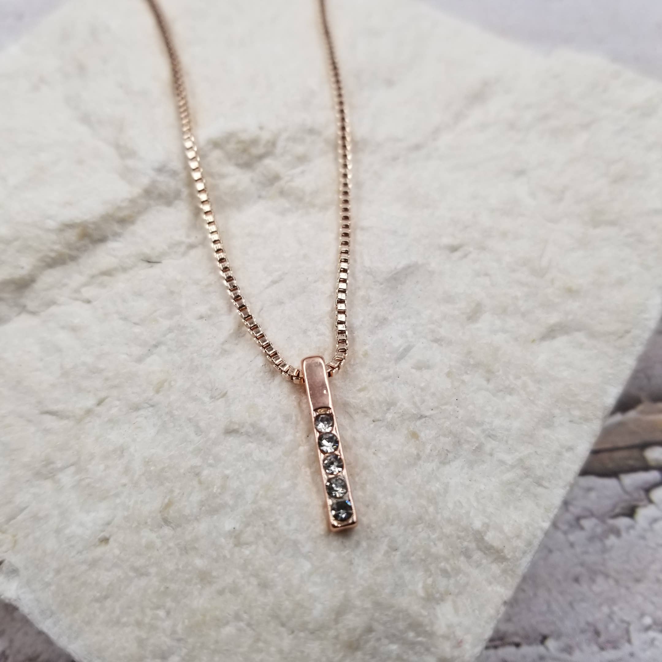 Treasure Wholesale – wholesale Pendant/charm necklace – Minimalist I Necklace4