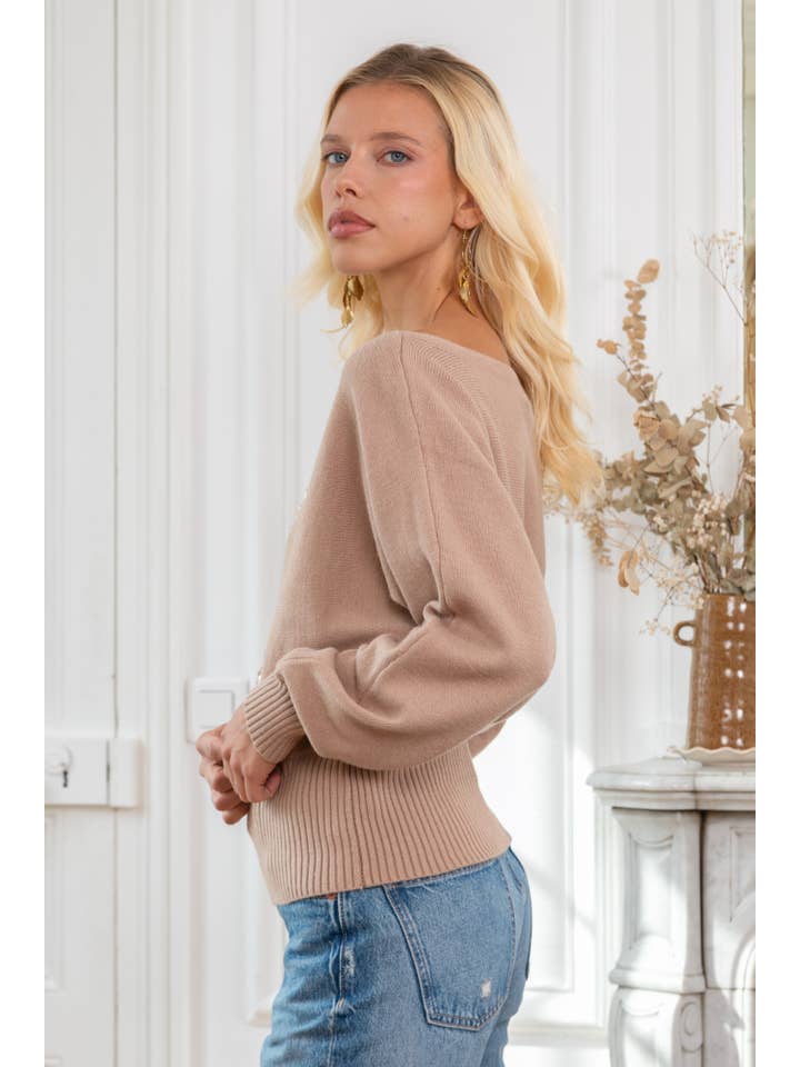 beige Stickad tröja med fladdermusärmar broderade med paljetter för wholesale på Faire