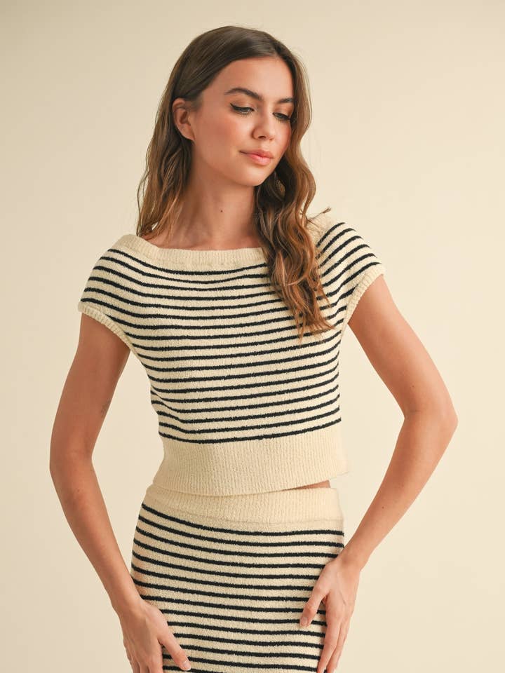 T4331ST GESTREIFTES STRICK-OBERSCHULTER-TOP für den Großhandel von MIOU MUSE