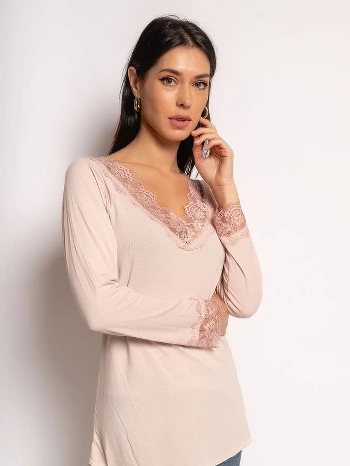 Mimi & Gogo - Wholesale Blouse - Women's - T-shirt with lace @1091601