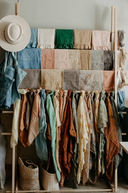 Eloise et moi - Vente Écharpe – femme - Foulards en soie 100 % teints à la main en tons neutres et naturels22