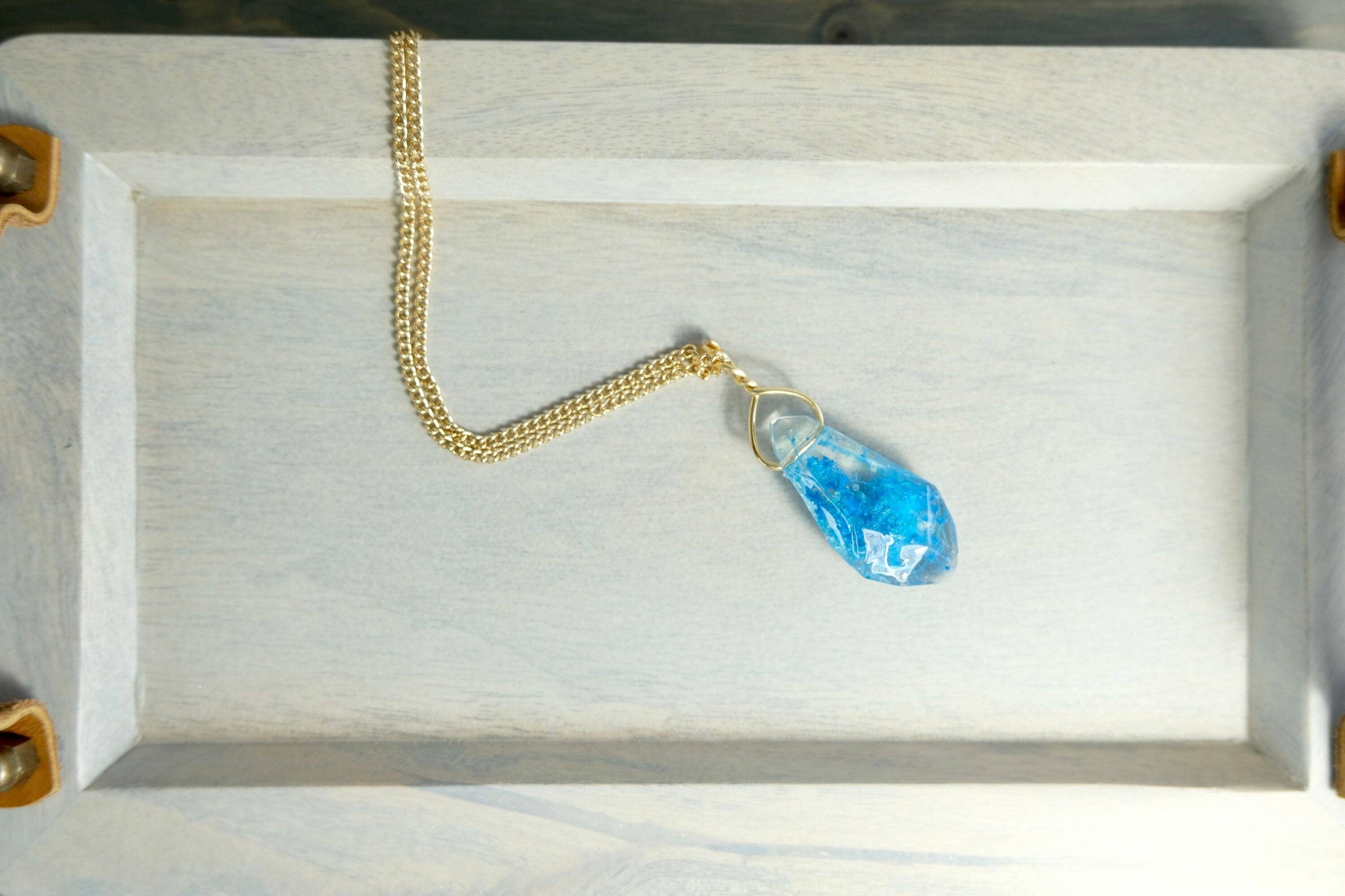 BlueButterflyBazaar - Wholesale Halskettinghanger - Ben Solo's Kyber kristallen ketting Star Wars cadeau2