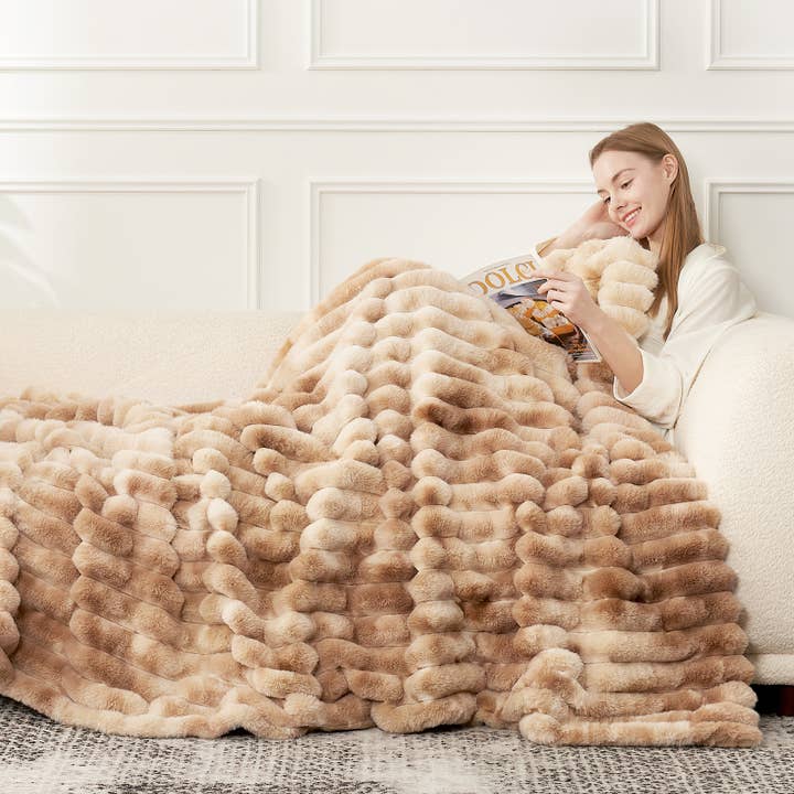 DreamValley - Wholesale Throw Blanket - CB Striped Faux Fur Warm Plush Throw Blanket, Tie-dye Color4