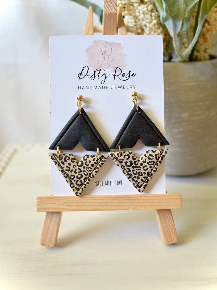 Triangle Cheetah Dangles für den Großhandel von Dusty Rose Creations
