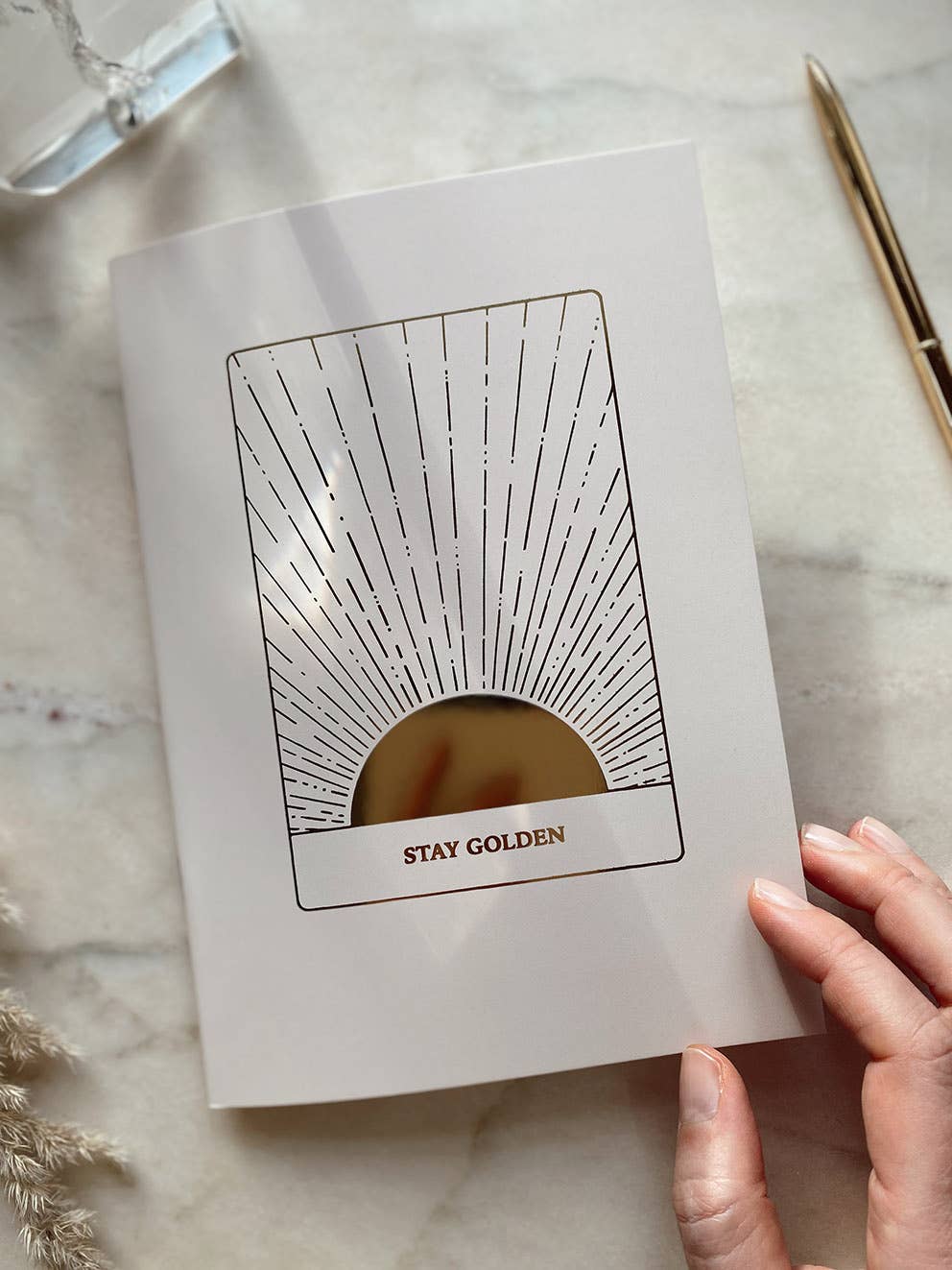 Anna Cosma – Großhandel Tagebuch – STAY GOLDEN - BLANC Journal mit Goldfolie - Sonnentaro-Notizbuch5