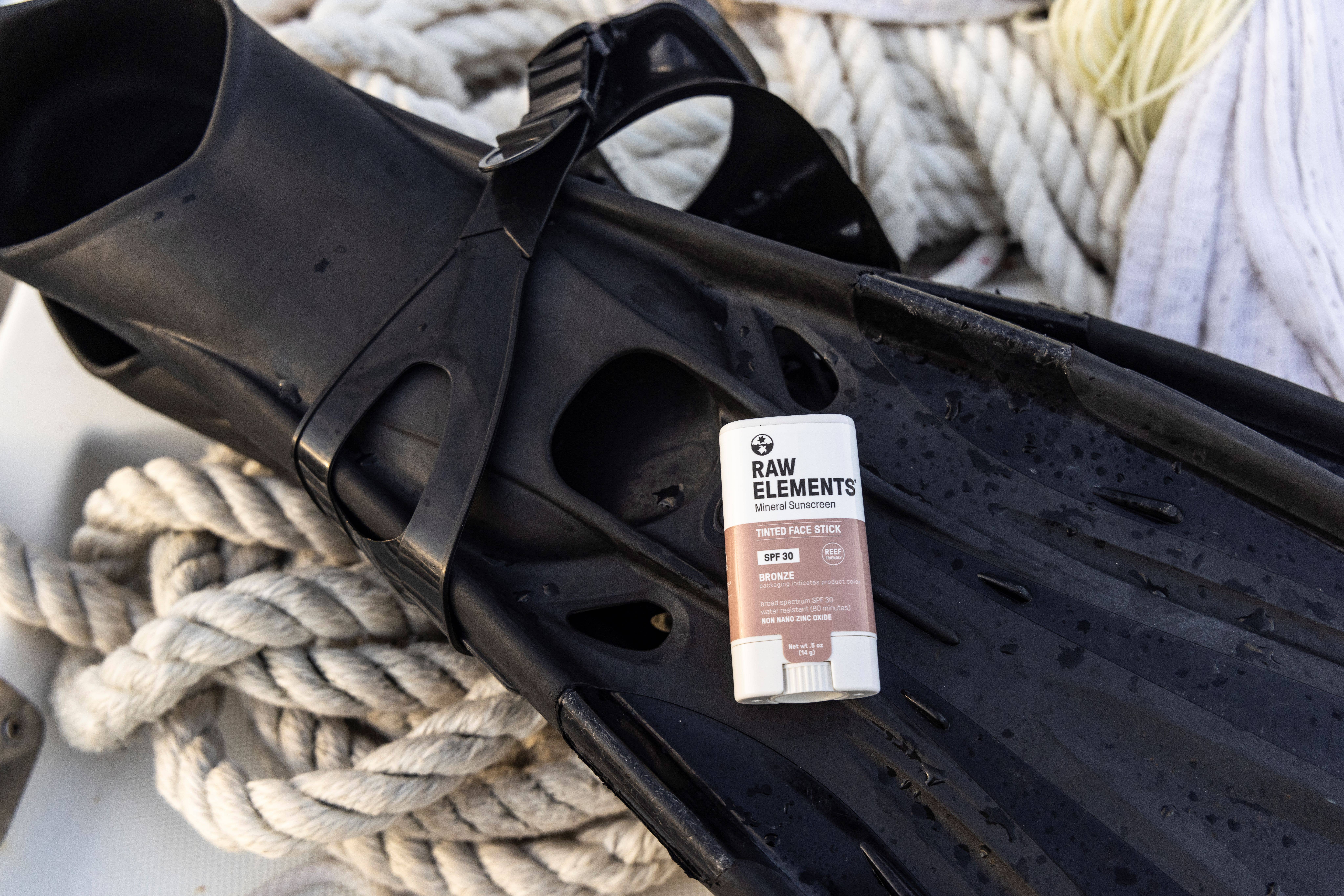 Raw Elements - Wholesale Sunscreen - RAW ELEMENTS TINTED BRONZE FACE STICK SPF 305