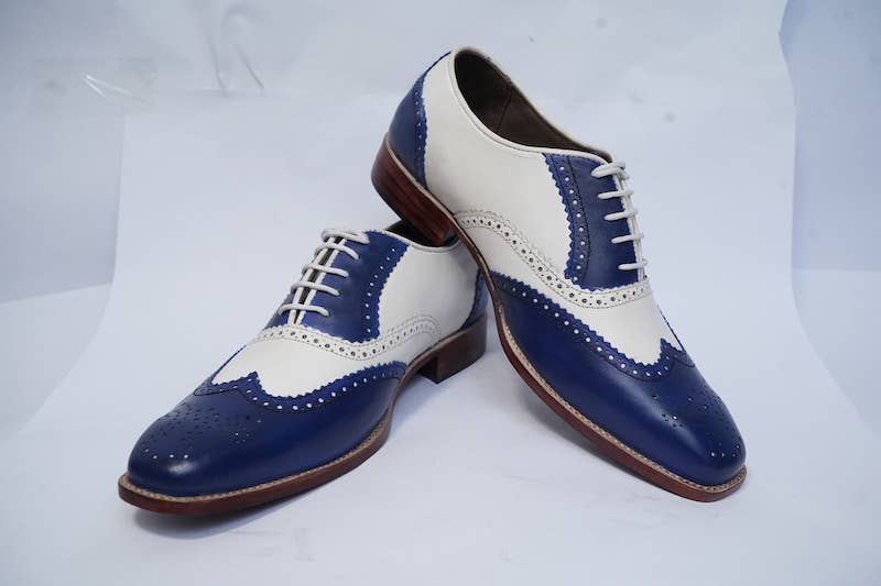 Zapatos Brogue Spectator de cuero azul y blanco hechos a mano para