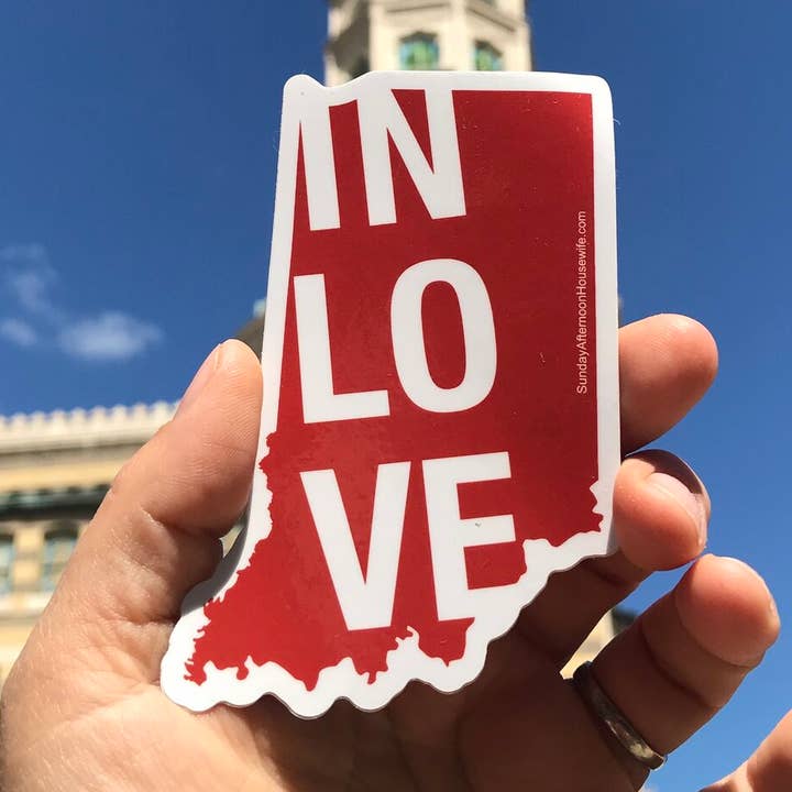 Autocollant IN LOVE pour la vente par Sunday Afternoon Housewife