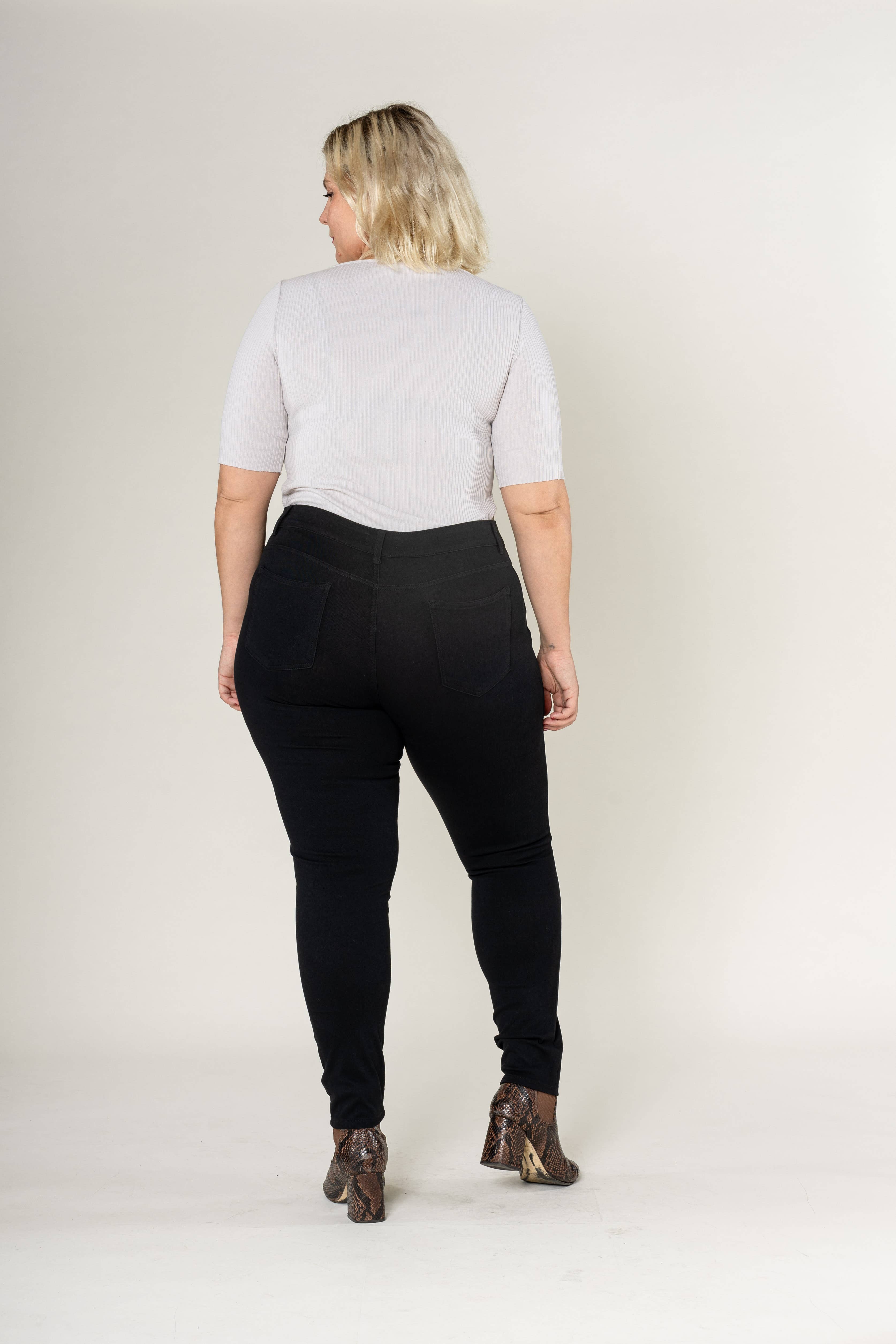 Nina Carter - Wholesale Fashion Leggings - Women's - Curve plus size stretch Legging/Jegging with Zip A0053