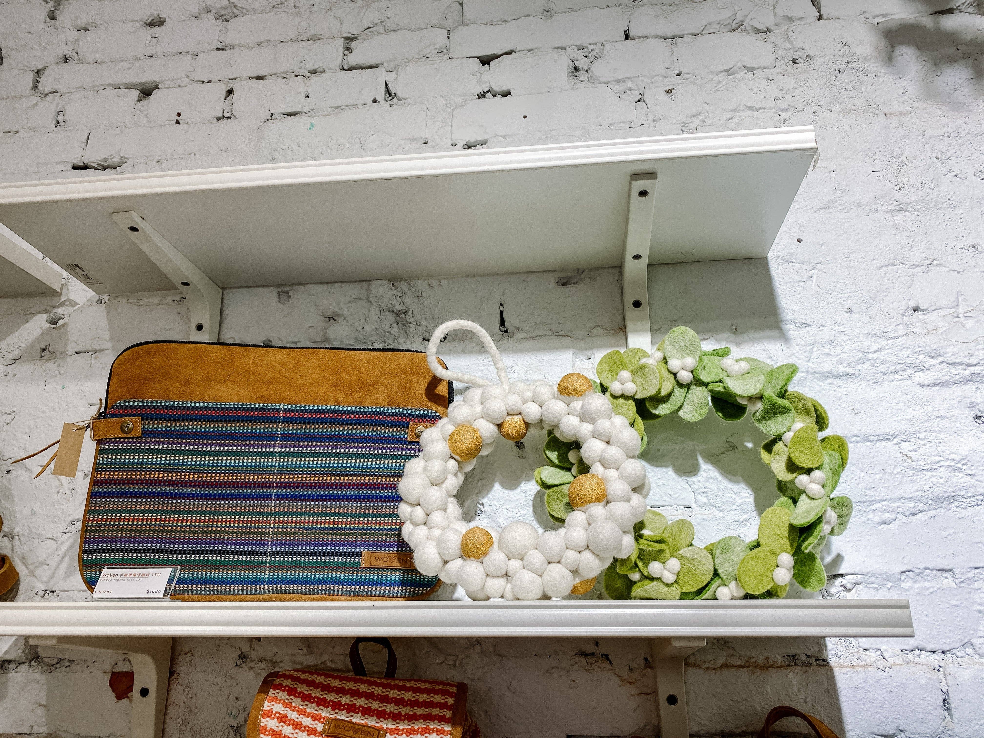 Ganapati – wholesale Krans – Guirlang av mistel i filtat material8