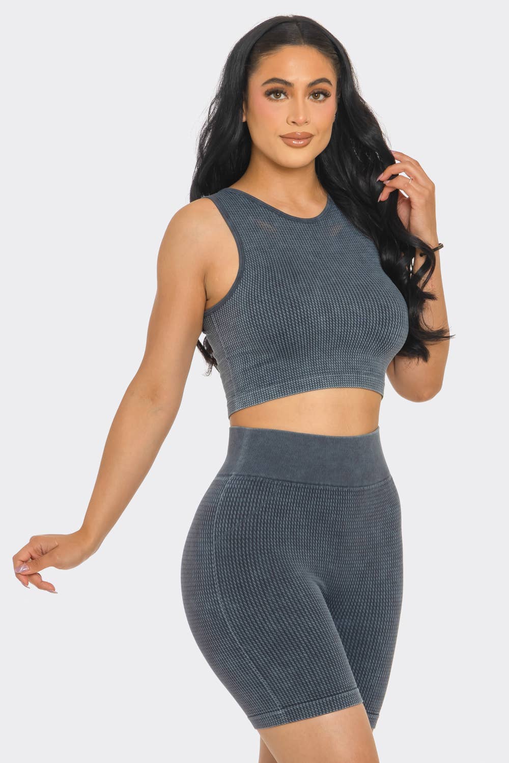 Lime All the Time – wholesale Mjukisset – Dam – Set med 2 delar: kort croptopp och cykelshorts i mineralwash0