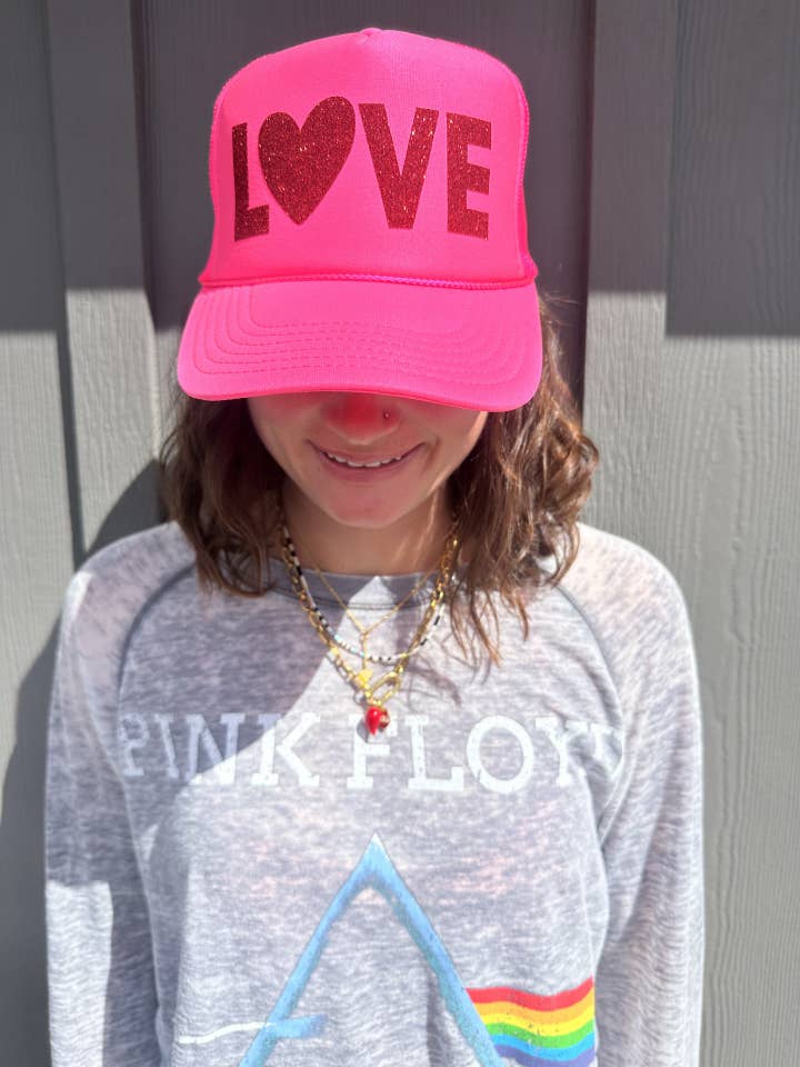 Amour - Casquette Trucker Rose Néon pour la vente par Arnie + Ollie