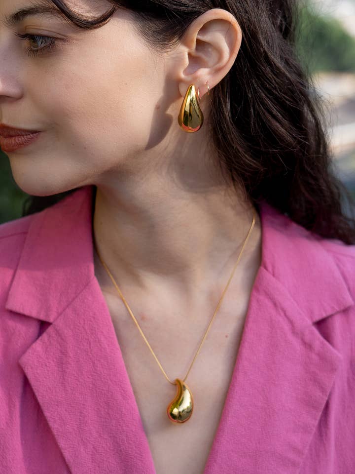 Aura Necklace - 18K Gold Plated for wholesale by Peter and June