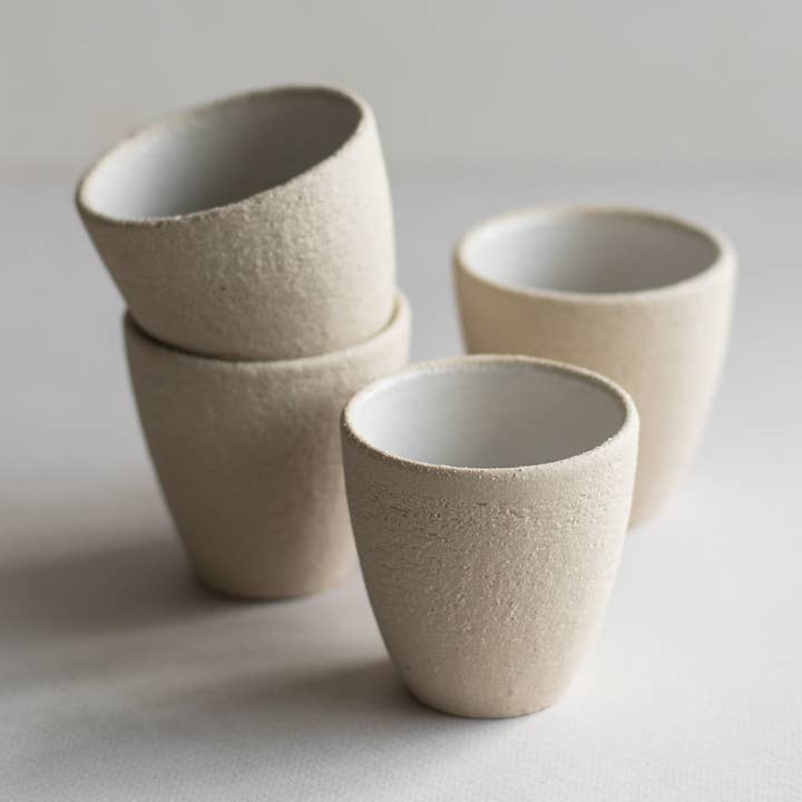 Creating Comfort Lab – Großhandel Tee-/Kaffeetasse – Steingut-Espressotasse mit sichtbarem Außen-Ton und glänzender Innenvergütung0