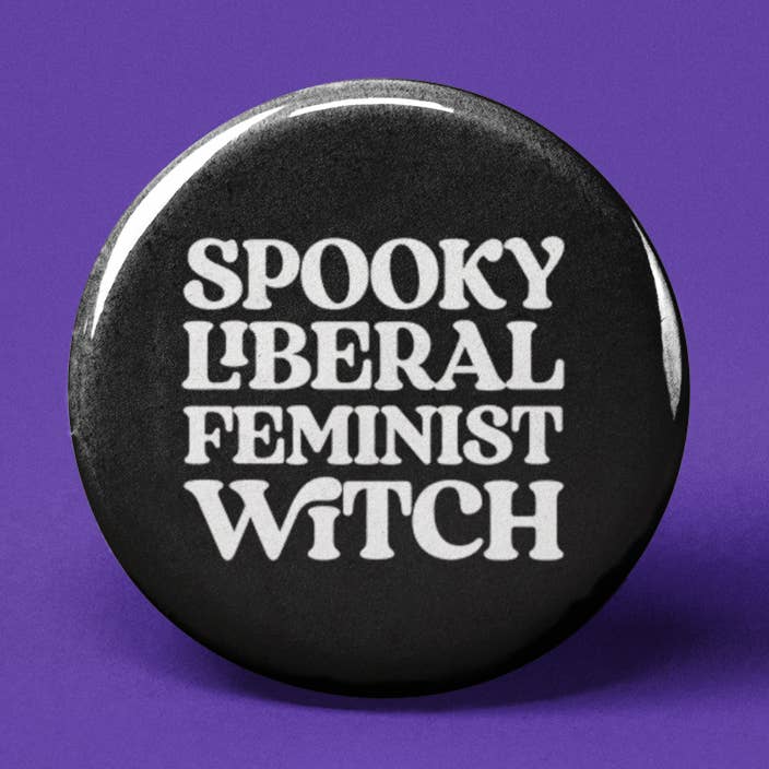 Botão de Pinback Feminista Feminista Liberal Assustadora por atacado de The Pin Pal Club