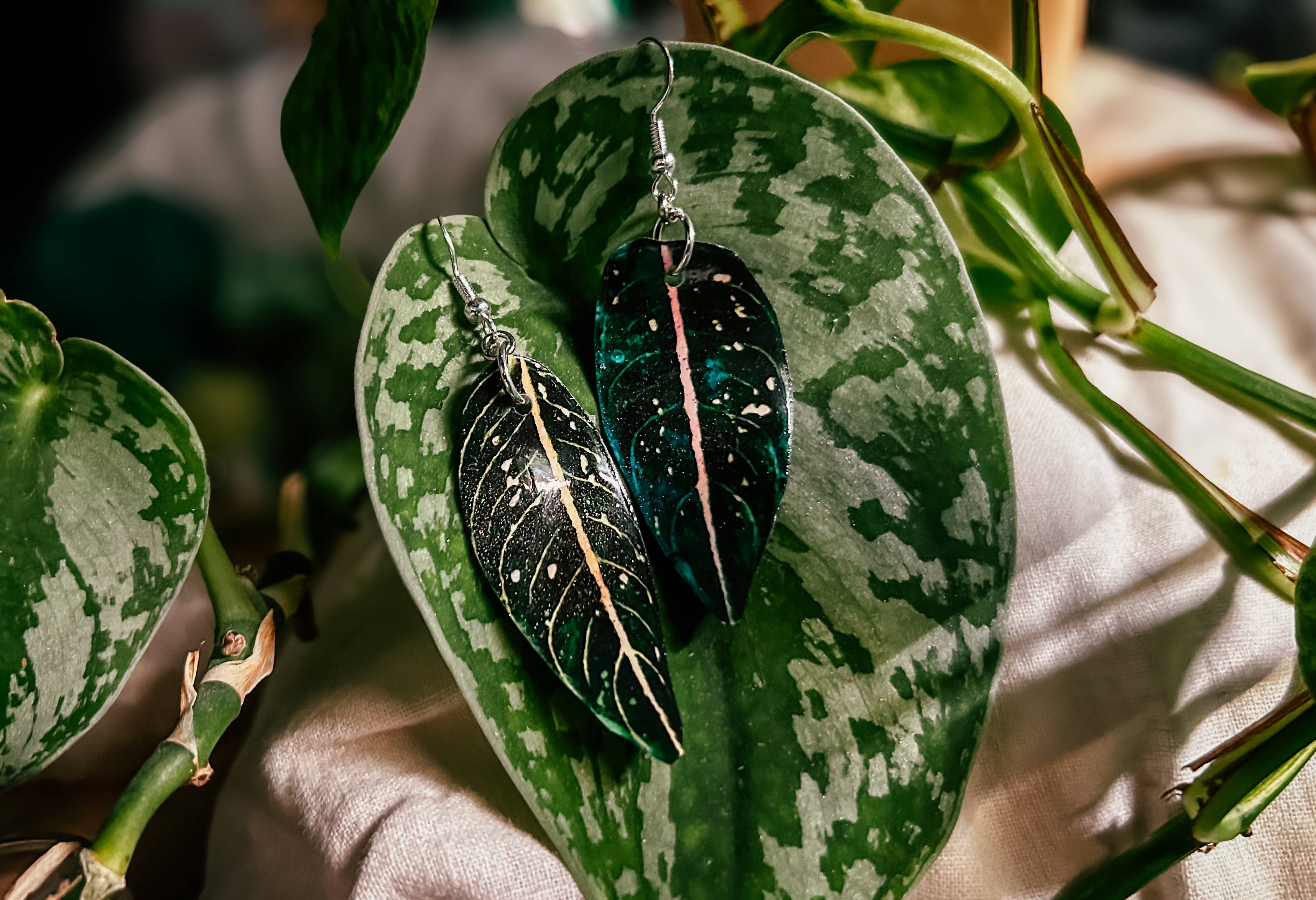 hethr - Wholesale Dangle Earrings - Aglaonema Earring, Magnet, Pin, Decor, Plant Lovers, Leaf3