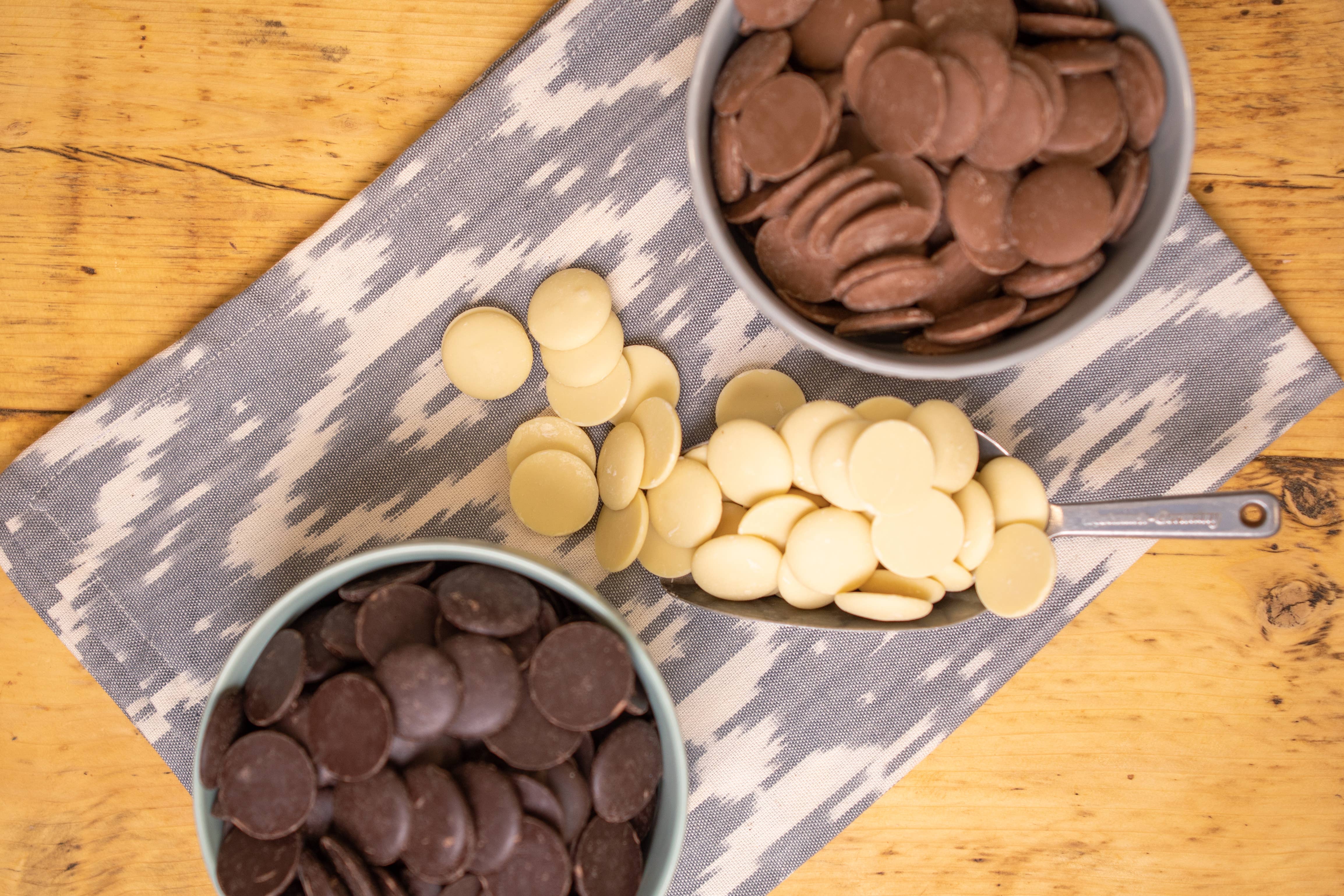 Cocoa Loco - Wholesale Chocolate - Milk Chocolate Buttons  – 100g1