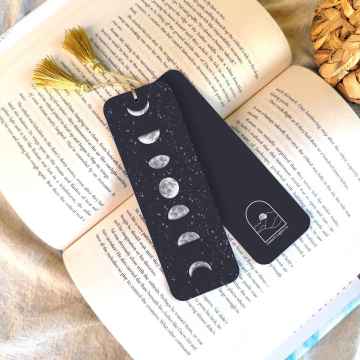 Månfasers himmelska bokmärke med tofs för wholesale av Desert Light Co.