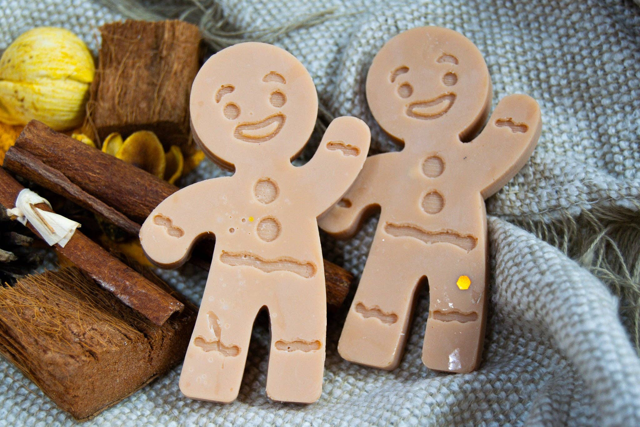 Firefly Handmade Creations ltd – wholesale Wax melt – Gingerbread Man - Large Wax Melt0