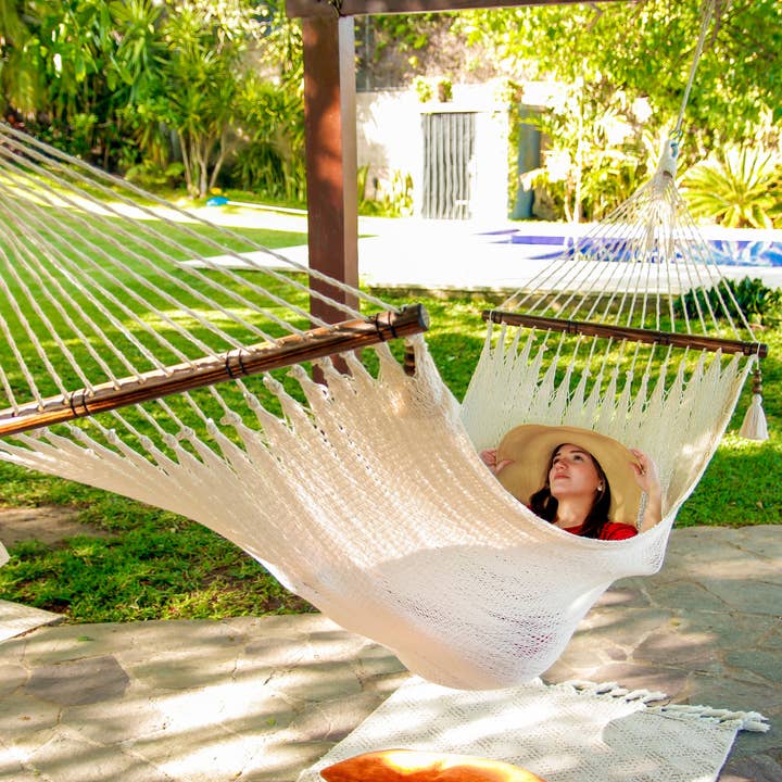 Limbo Imports Hammocks - Wholesale Hammock - Artisan Woven White Hammock With Wood Spreader - Best-seller4